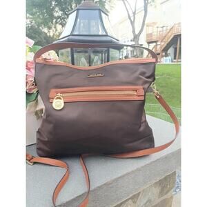 MICHAEL KORS Kempton Medium Nylon MESSENGER BROWN (160